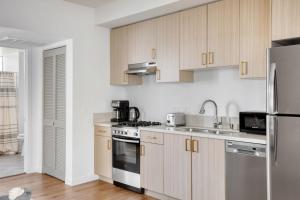 Culver City 1BR w Gym Roof in Walkable Area LAX-806