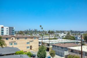 Culver City 1BR w Gym Roof in Walkable Area LAX-806
