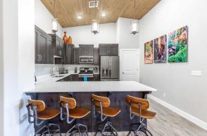 The Penthouse S402 condo