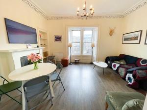 Open Plan 2 Bed Apt, Near Edinburgh Castle