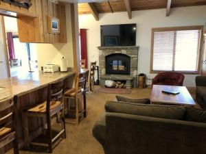 2 Bedrooms Premium Condos