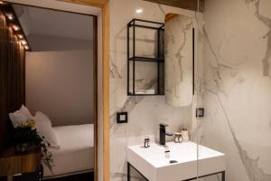 Hotels Hotel La Garenne : photos des chambres