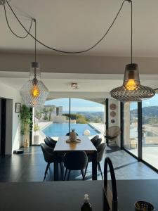 Villas Villa contemporaine vue sur mer a Cavalaire : photos des chambres