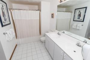 Seven Springs Stonegate 2 Bedroom Deluxe Condo, Ski-In Out, Sleeps 8!