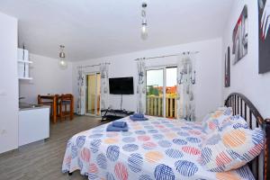 Sea View Luxury Apartments, ALA DA