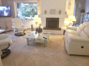 Maisons de vacances Maison chaleureuse a Orange avec piscine privee : photos des chambres