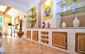 Maisons de vacances Maison chaleureuse a Orange avec piscine privee : photos des chambres