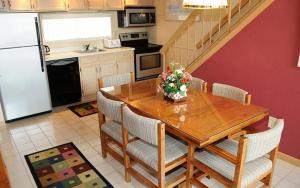 Seven Springs Stoneridge 4 Bedroom Standard Condo, Ski-In Out! condo