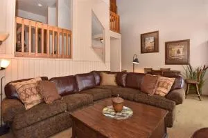 Seven Springs 3 Bedroom Standard Townhouse, Sleeps 11! condo - Laughlintown