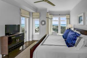 GULF FRONT PENTHOUSE CONDO COMPLIMENTARY GOLF CART 407 Compass Point 1, WaterSound - 3 BR, SLPS 8 condo