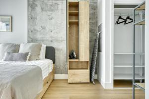 Downtown 1BR w Pool Gym WD nr Staples Center LAX-544