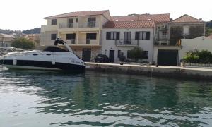 Apartment Milka with sea view