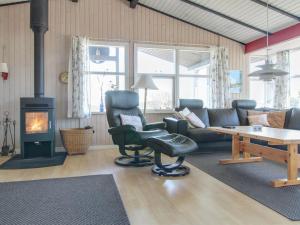 Holiday Home Vika - 600m from the sea by Interhome