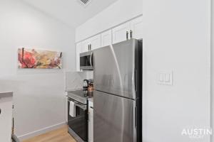 Insta-Ready Apartment in Barton Hills w King Bed