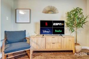 Get Comfy Memory Foam Beds and Tub in Central ATX