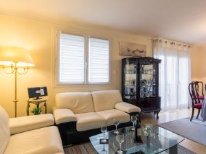 Apartment Les Glénans by Interhome