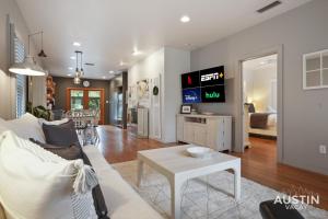 Entertaining Charmer w Outdoor Games and Putt-Putt