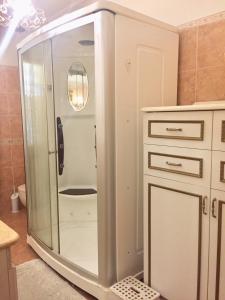Charming house in Montelabbate with shared pool.