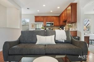 Beautiful King Accommodations, Luxury Linen, and Washer and Dryer