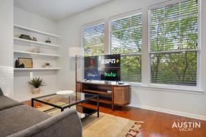 Beautiful King Accommodations, Luxury Linen, and Washer and Dryer