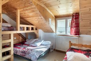 Maisons de vacances Maison de 12 chambres avec sauna terrasse amenagee et wifi a Vars a 2 km des pistes : photos des chambres