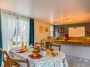 Maisons de vacances Holiday Home Ty Park - LOQ207 by Interhome : photos des chambres