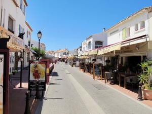 Appartements Apartment Le Soleil Camarguais - SMM153 by Interhome : photos des chambres