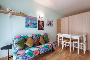 Azzurra Suite - monolocale con piscina e WiFi