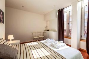 House sea view in Moledo with balcony and Internet.