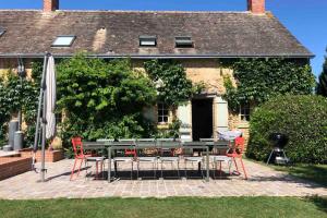 Villas Beautiful country house 1 hr 45 min from Paris : photos des chambres