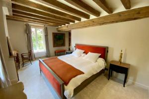 Maisons de vacances Beautiful Farmhouse - 1h40 South Paris : photos des chambres