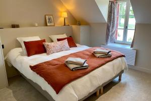 Maisons de vacances Beautiful Farmhouse - 1h40 South Paris : photos des chambres