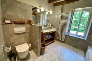 Maisons de vacances Beautiful Farmhouse - 1h40 South Paris : photos des chambres