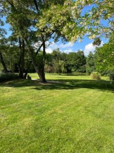 Maisons de vacances Beautiful Farmhouse - 1h40 South Paris : photos des chambres