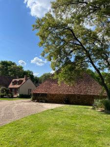 Maisons de vacances Beautiful Farmhouse - 1h40 South Paris : photos des chambres