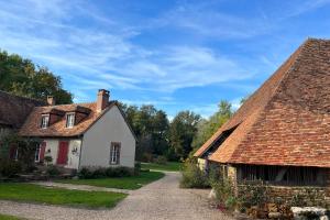 Maisons de vacances Beautiful Farmhouse - 1h40 South Paris : photos des chambres