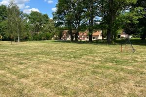 Maisons de vacances Beautiful Farmhouse - 1h40 South Paris : photos des chambres