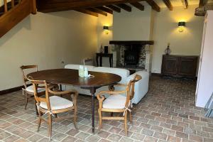 Maisons de vacances Beautiful Farmhouse - 1h40 South Paris : Villa