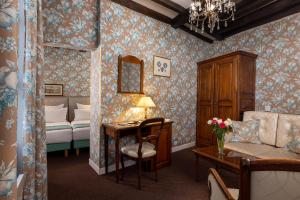 Suite room in Relais Hôtel du Vieux Paris