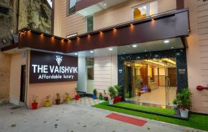 Hotel The Vaishvik Banganga Road