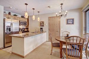 River Mtn Lodge W117C