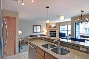 River Mnt Lodge W323