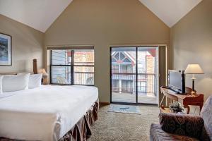 River Mnt Lodge W323