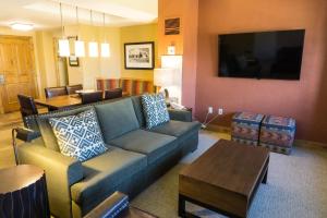 Come Golf or Ski In Out at this best location