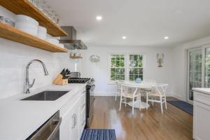 Coastal Comfort Cape Cod Charm Await