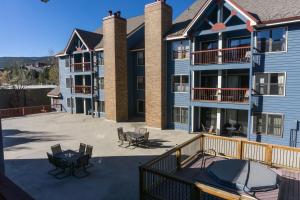 Studio Apartment room in River Mtn Lodge E307
