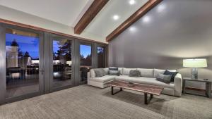 Luxury 3Br Residence steps from Heavenly Village & Gondola