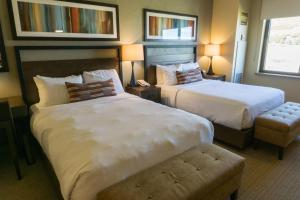 Exquisite Condo, Great for Families, Ski In Out