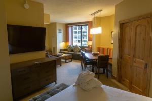 Studio Steps to Red Pine Gondola & Canyons Village