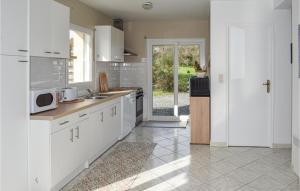 Maisons de vacances Amazing Home In Pleubian : photos des chambres
